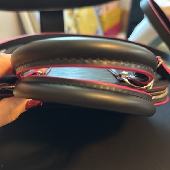 Louis Vuitton Epi Leather Alma BB with hot pink accents. Limited edition piece! - Picture 11 of 12